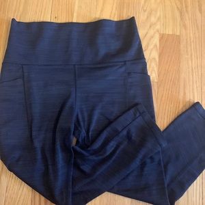 Women’s Athleta Size S - Salutation III Capri Yoga pant